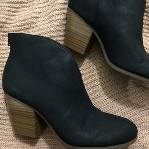 Black v cut booties